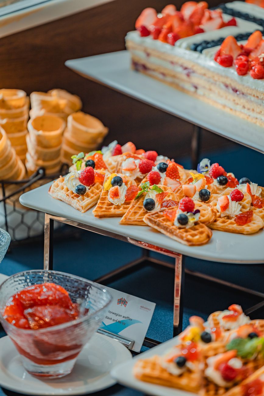 Cruise ship buffet food on embarkation day